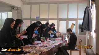برپایی نمایشگاه کتاب در پردیس  شهید بنت الهدی صدر گیلان به مناسبت روز دانشجو