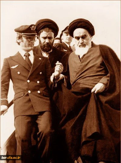 12 بهمن سال روز ، ورود حضرت امام خمینی(ره) به ایران عزیز مبارک باد.