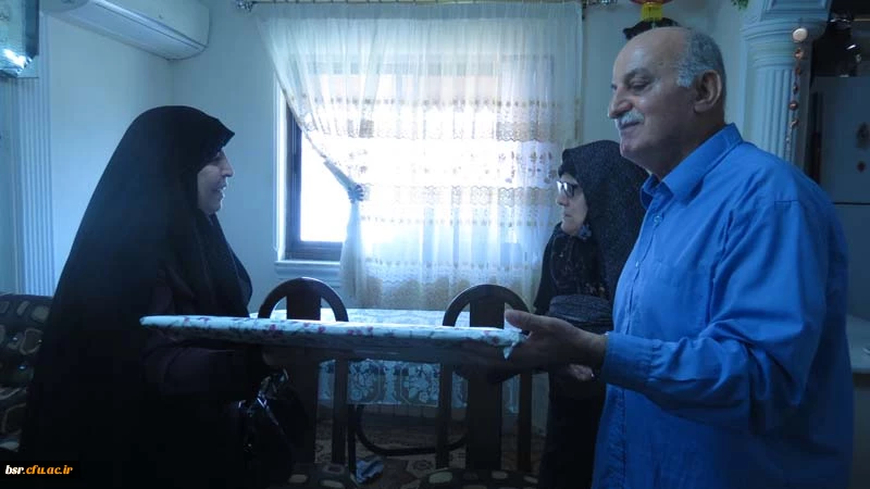 زیارت مزار شهدای شهر رشت  و دیدار با خانواده شهید فالیزکار یکی از شهدای  تربیت معلم استان گیلان توسط کارکنان اساتید ودانشجویان پردیس شهید بنت الهدی صدر