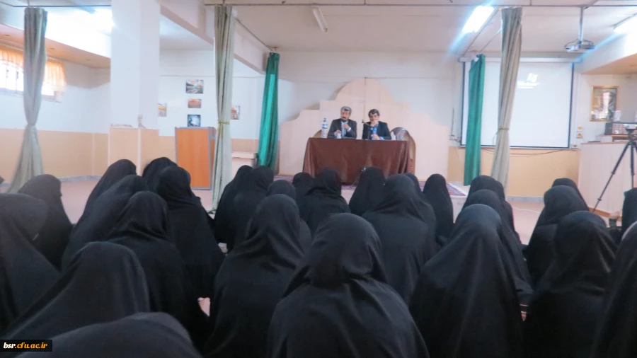 نشست تخصصی چالش های پیشه روی دبیر دینی  ویژه فعالیت های هفته آموزش پردیس شهید بنت الهدی صدر