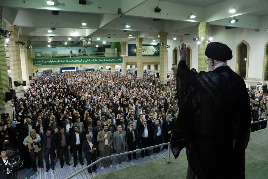 بیانات در دیدار معلمان و فرهنگیان سراسر کشور