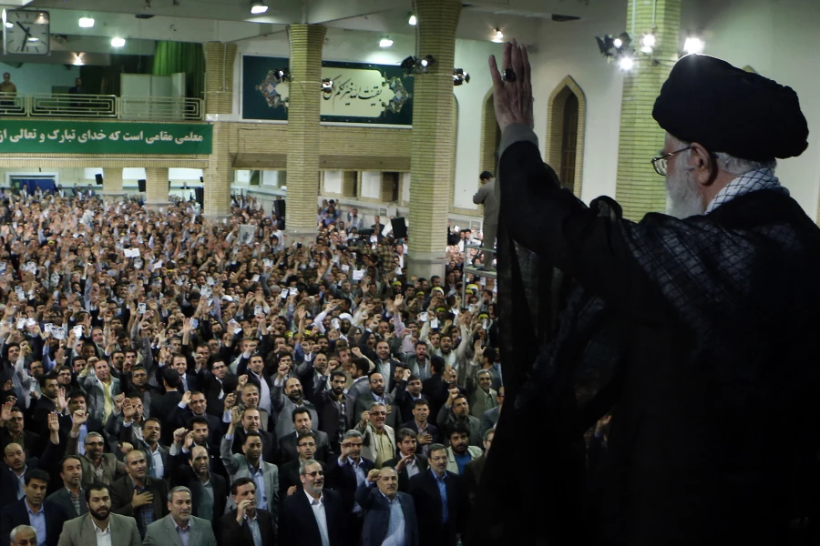 بیانات در دیدار معلمان و فرهنگیان سراسر کشور