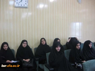 حضور دانشجو- معلمان پردیس شهید بنت الهدی صدر گیلان در نشست  نقد وبررسی فیلم مستند ((حاج کاظم ))