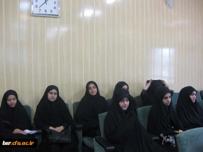 حضور دانشجو- معلمان پردیس شهید بنت الهدی صدر گیلان در نشست  نقد وبررسی فیلم مستند ((حاج کاظم ))