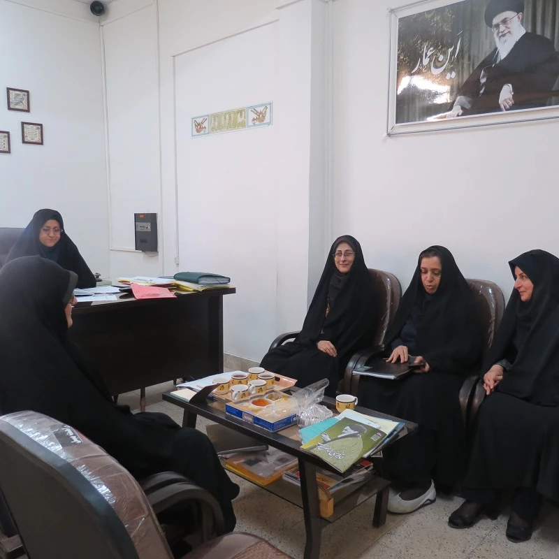 برگزاری جلسه معاون آموزش ، پژوهش پردیس شهید بنت الهدی صدر با اعضای هیات علمی