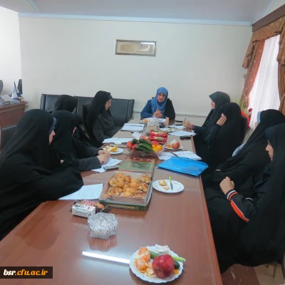 برگزاری جلسه با حضور رئیس جدید پردیس دکتر گلین مقدم وکارشناسان واحدهای مختلف آموزش