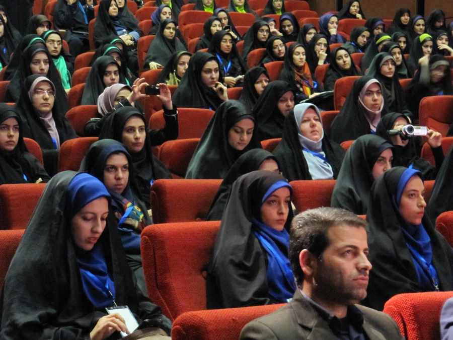 گردهمایی دانشجویان در  4