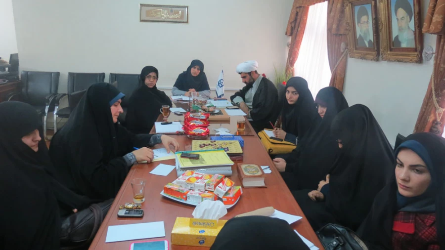 تشکیل شورای فرهنگی پردیس بنت الهدی صدر با حضور کلیه اعضای شورا 3