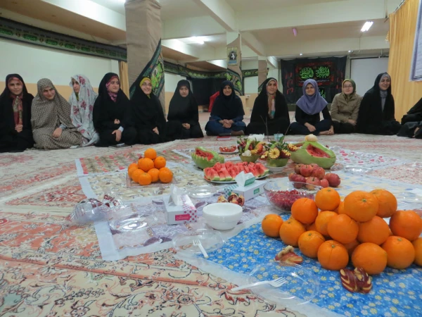 نشست صمیمی دکتر گلین مقدم سرپرست پردیس بنت الهدی صدر گیلان با دانشجو معلمان در شب یلد 2