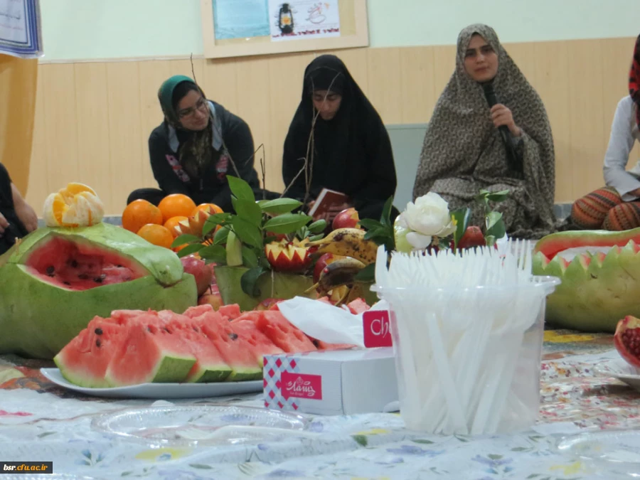 نشست صمیمی دکتر گلین مقدم سرپرست پردیس بنت الهدی صدر گیلان با دانشجو معلمان در شب یلد 4