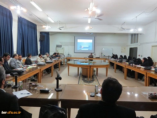 به همت کانون هم اندیشی اساتید دفتر نهاد رهبری در روز شنبه مورخ 13 دی ماه در سالن جلسات پردیس بنت الهدی صدر کارگاه تحلیل و بررسی شبکه های اجتماعی با تدریس استاد قاسمی نژاد برگزار شد.

در این کارگاه راهکارهای استفاده درست، آسیب شناسی، مزایا و معایب شبکه ه