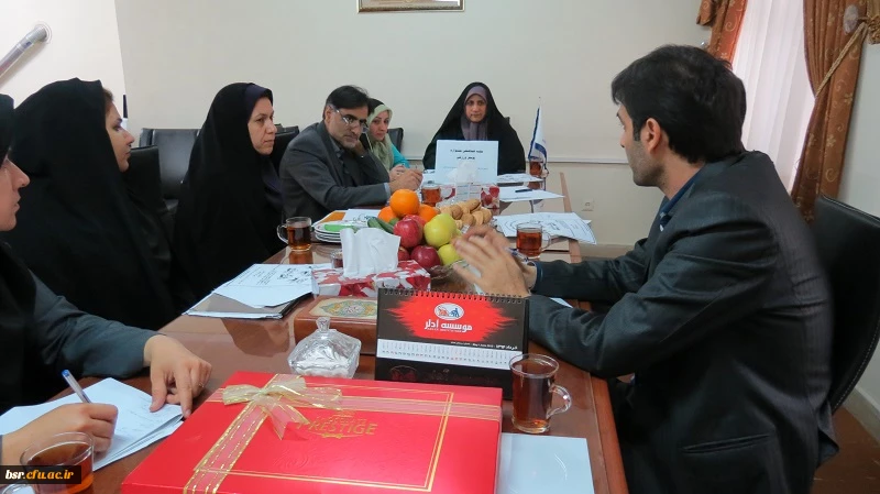 برگزاری نشست سیاسی بررسی وتحلیل بیانیه لوزان درپردیس شهید بنت الهدی صدر گیلان 3