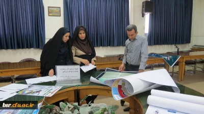 ارزیابی آثار رسیده به جشنواره ومسابقه پوستر ورزشی توسط داوران پردیس شهید بنت الهدی صدر گیلان