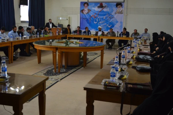 تجلیل از خادمین شهدای گمنام