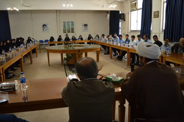 تجلیل از خادمین شهدای گمنام