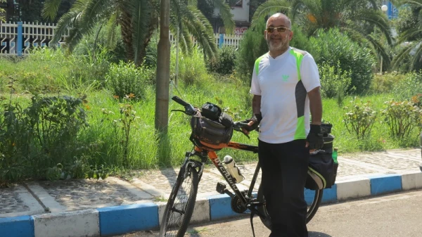 جانباز انقلاب دور ایران را برای دومین بار رکاب می زند ودر 11/5/94 در کنار مزار شهدای گمنام پردیس حضور می یابد. 3