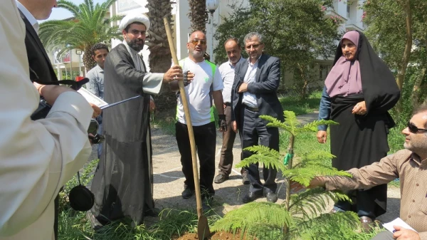 جانباز انقلاب دور ایران را برای دومین بار رکاب می زند ودر 11/5/94 در کنار مزار شهدای گمنام پردیس حضور می یابد. 6