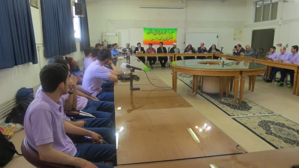 مرلسم بدرقه از تیم های ورزشی داشجو معلمان پسران در سالن جلسه پردیس شهید بنت الهدی صدر گیلان  4