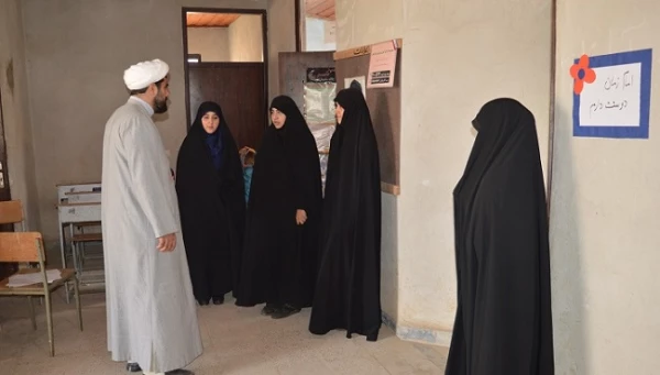 حضور مسئول نهاد رهبری در محل برگزاری اردوهای جهادی دانشجویان