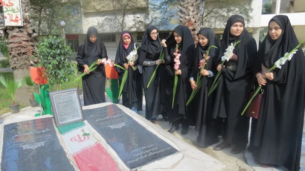 برگزاری مراسم گرامیداشت هفته دفاع مقدس در پردیس شهید بنت الهدی صدر گیلان  2