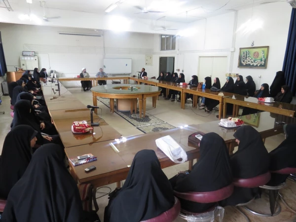 برگزاری مراسم گرامیداشت هفته دفاع مقدس در پردیس شهید بنت الهدی صدر گیلان  7