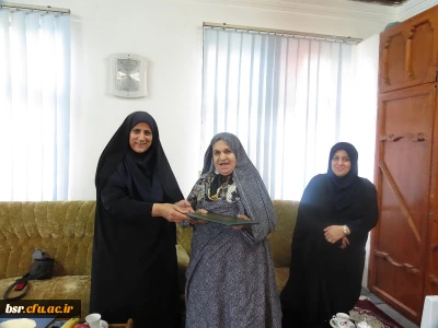 دیدار با خانواده شهید در هفته دفاع مقدس در پردیس شهید بنت الهدی صدر گیلان