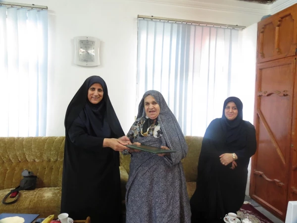 دیدار با خانواده شهید در هفته دفاع مقدس در پردیس شهید بنت الهدی صدر گیلان  2