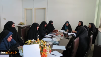 برگزاری جلسه حلقه صالحین در پردیس شهید بنت الهدی صدر