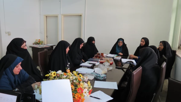 برگزاری جلسه حلقه صالحین در پردیس شهید بنت الهدی صدر  2