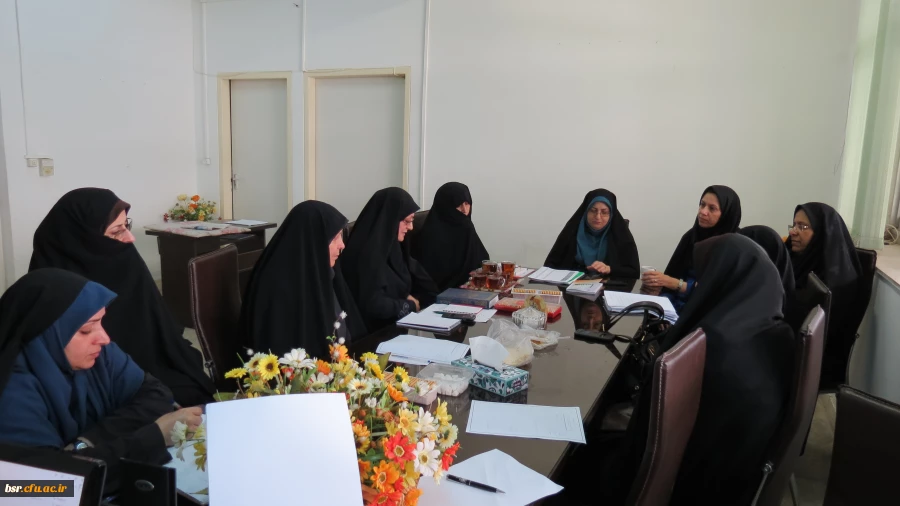 برگزاری جلسه حلقه صالحین در پردیس شهید بنت الهدی صدر  2