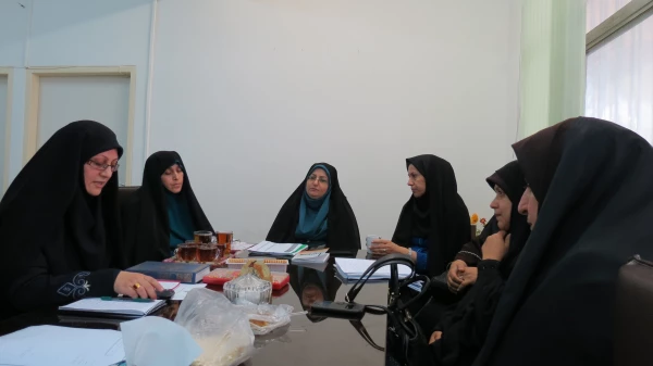 برگزاری جلسه حلقه صالحین در پردیس شهید بنت الهدی صدر  4