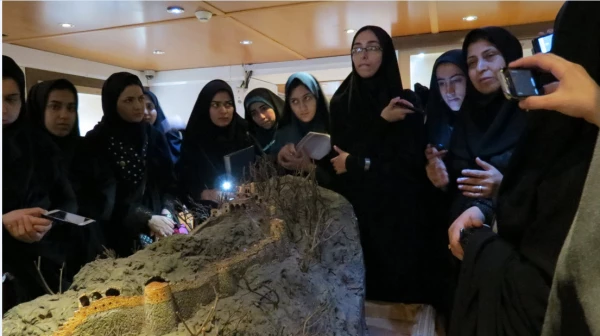 بازدید دانشجویان پردیس بنت الهدی صدر گیلان از موزه رشت: