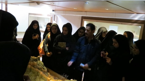 بازدید دانشجویان پردیس بنت الهدی صدر گیلان از موزه رشت: