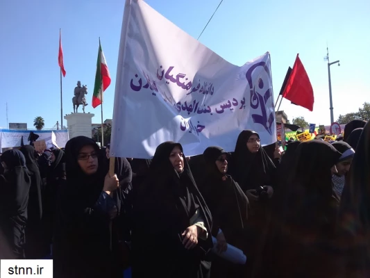 حضور دانشجویان، اساتید و کارکنان بنت الهدی صدر در راهپیمایی 13 آبان