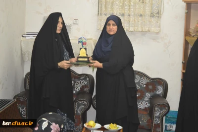 دیدار با خانواده ی شهید صنعتی به مناسبت هفته بسیج