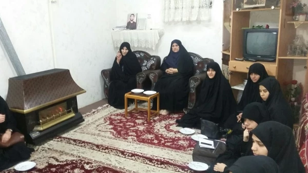 دیدار با خانواده ی شهید صنعتی به مناسبت هفته بسیج