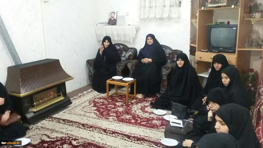 دیدار با خانواده ی شهید صنعتی به مناسبت هفته بسیج