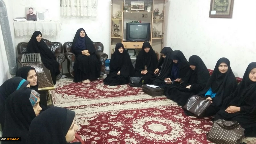 دیدار با خانواده ی شهید صنعتی به مناسبت هفته بسیج