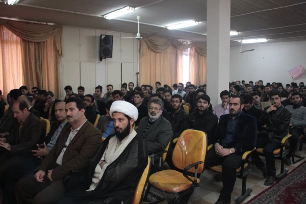 همایش  هفته پژوهش  با استقبال پرشور دانشجو معلمان برگزار شد