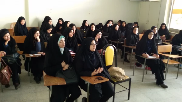 کارگاه "سلامت جسمانی و تغذیه ی ورزشی"  در هفته پژوهش برگزار شد