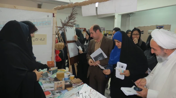 غرفه های  فعال در هفته پژوهش  در دانشگاه بنت الهدی صدر گیلان