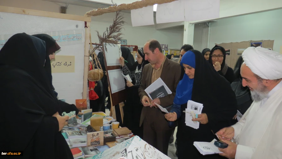 غرفه های  فعال در هفته پژوهش  در دانشگاه بنت الهدی صدر گیلان