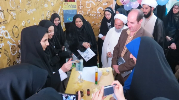 غرفه های  فعال در هفته پژوهش  در دانشگاه بنت الهدی صدر گیلان