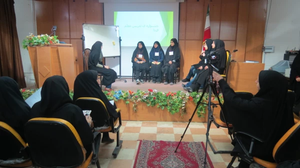 برگزاری جشنواره تدریس با عنوان  "آموزگار فردا "در دانشگاه بنت الهدی صدر رشت