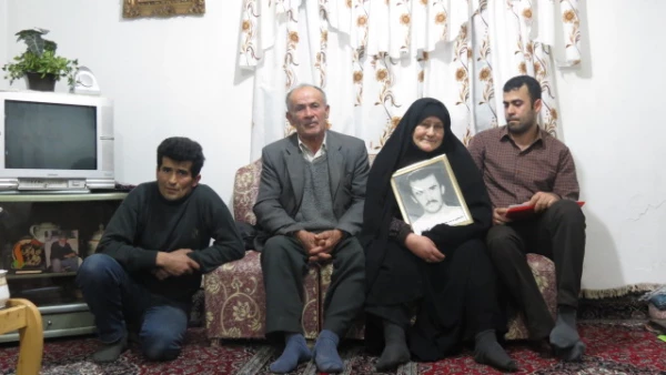 به همت ستاد یادواره شهدا دیدار با خانواده شهید ابراهیم عاشوری نژاد برگزار شد