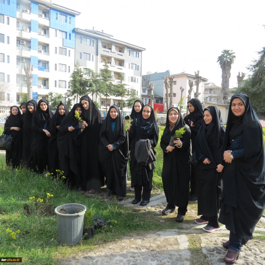 دانشگاه بنت الهدی صدر در روز درختکاری