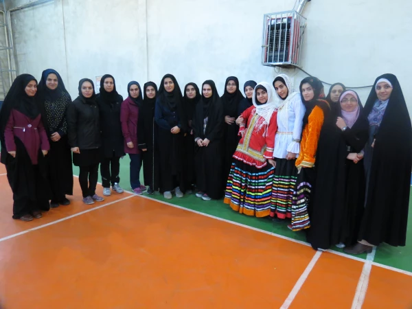 مسابقات ورزشی همگانی و بومی محلی