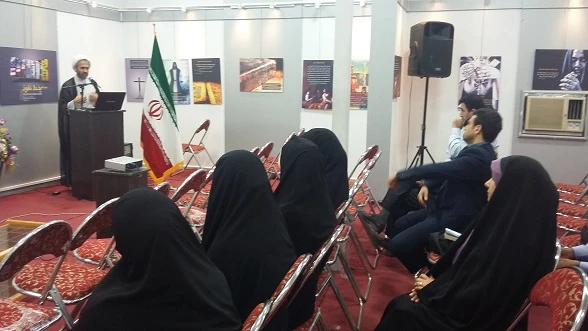 بازدید جمعی از اساتید دانشگاه فرهنگیان گیلان از نمایشگاه "خط نفوذ"