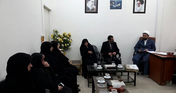 جلسه مسئول نهاد رهبری با مسئولین و دبیر کانون ها و انجمن ها