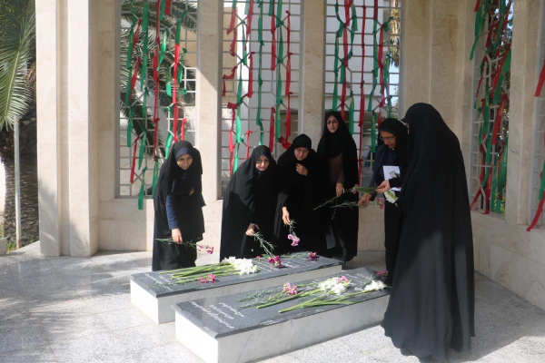 برگزاری آئین بزرگداشت هفته دفاع مقدس در پردیس شهید بنت الهدی صدر گیلان 4